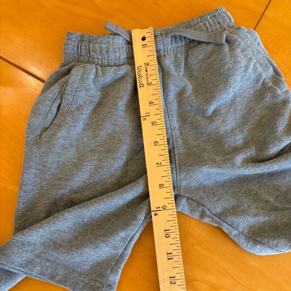 Nike kids 6-7 years long grey Cotton blend athletic pull on  jogging shorts - Picture 7 of 8